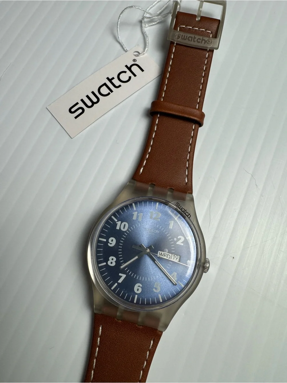 Swatch NWT+Box SUOK709 Vent Brülant Leather Strap Brand New